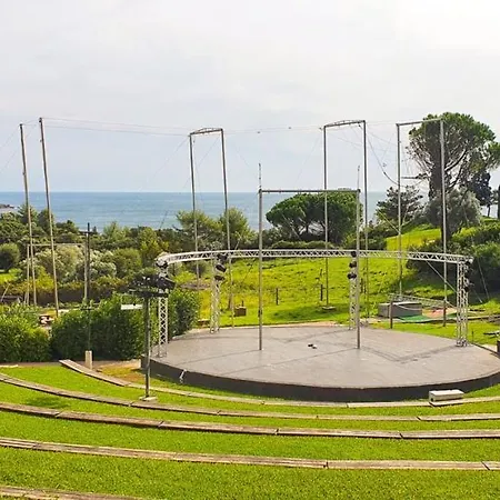 Nice With Terrace And Beach *